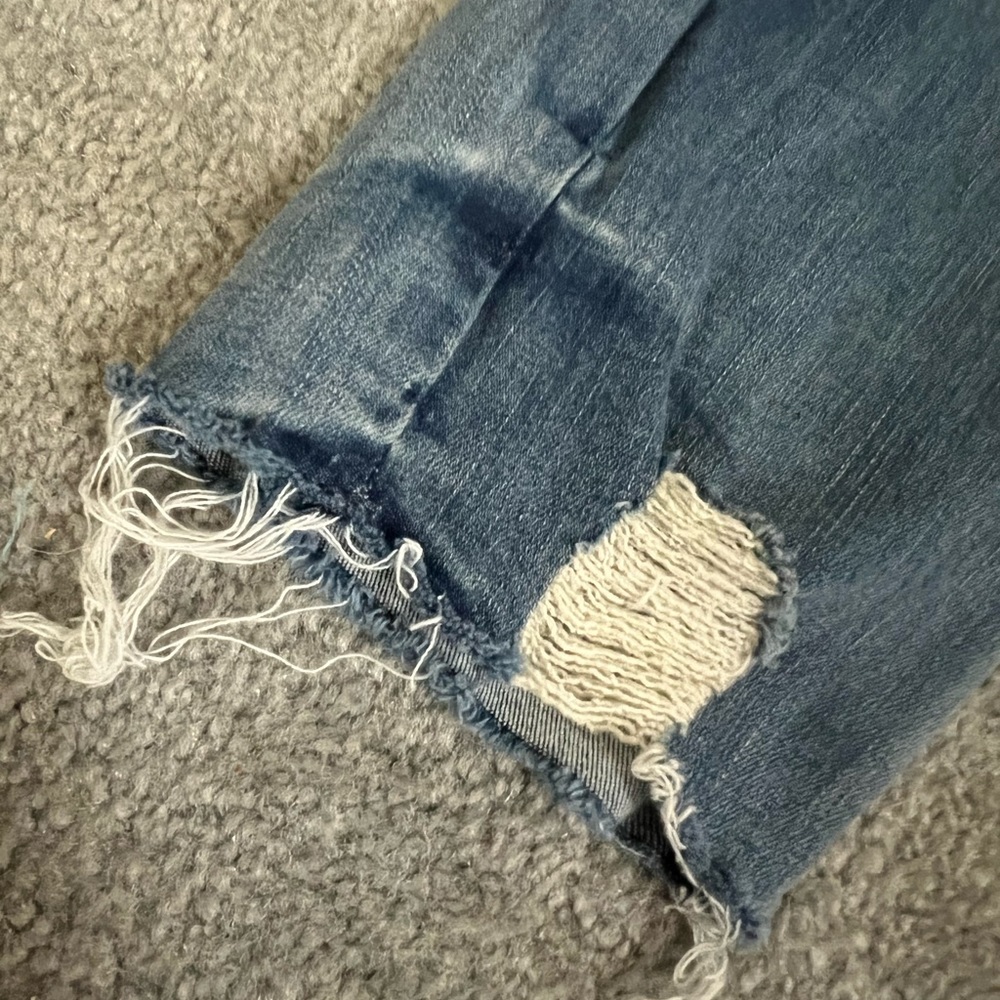 High Rise Curvy Crop Ripped Jeans - Picture 4 of 4